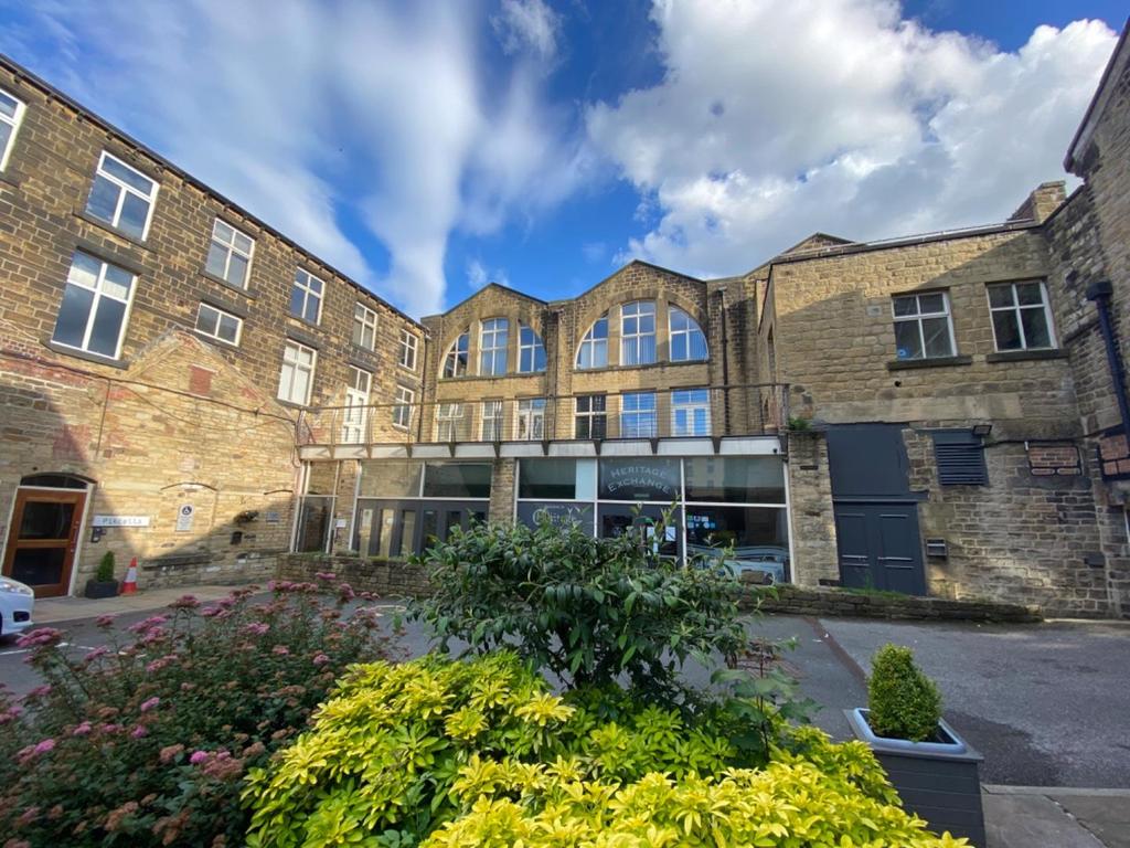 Plover Road, Lindley, Huddersfield 1 bed apartment for sale £105,000