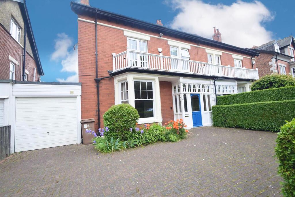 Holywell Avenue, Whitley Bay 4 bed semidetached house £695,000