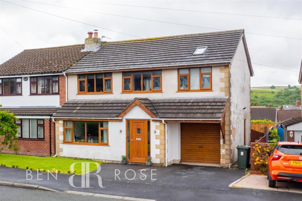 Windsor Drive, Brinscall, Chorley 4 bed semidetached house £299,995