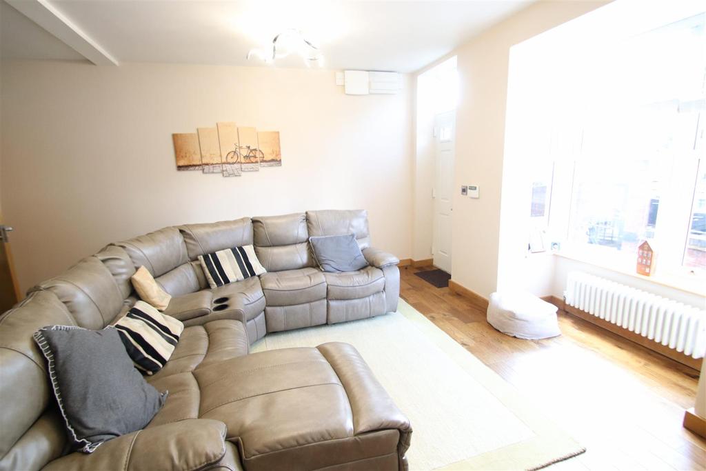 War Lane, Harborne, Birmingham 2 bed end of terrace house £450,000