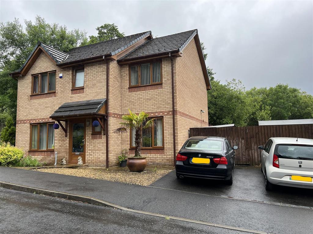 Maes Crofte, Lower Brynamman, Ammanford 4 bed detached house £245,000