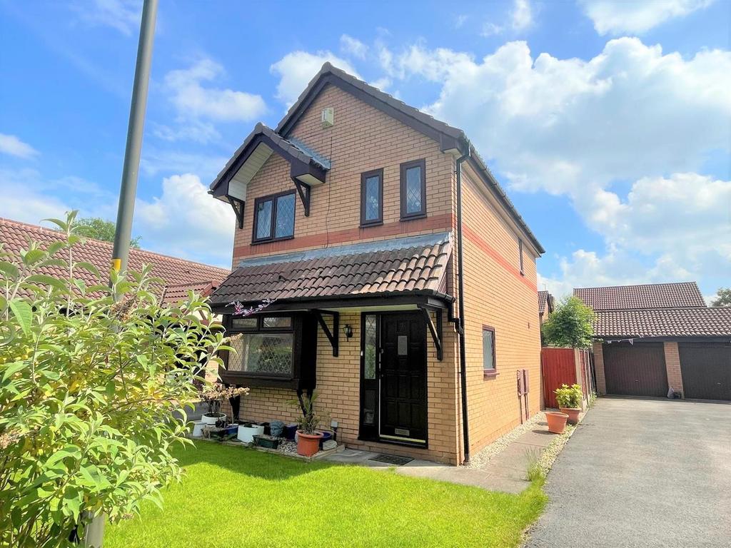 Close, Leigh 3 bed detached house £250,000