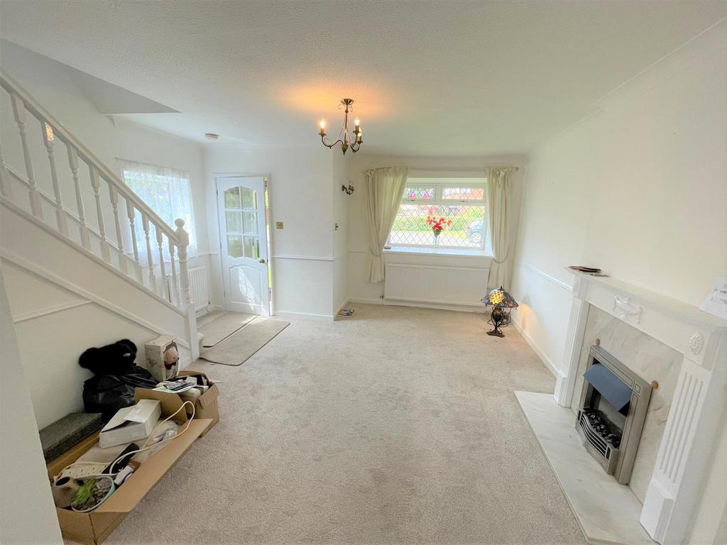 Close, Leigh 3 bed detached house £250,000