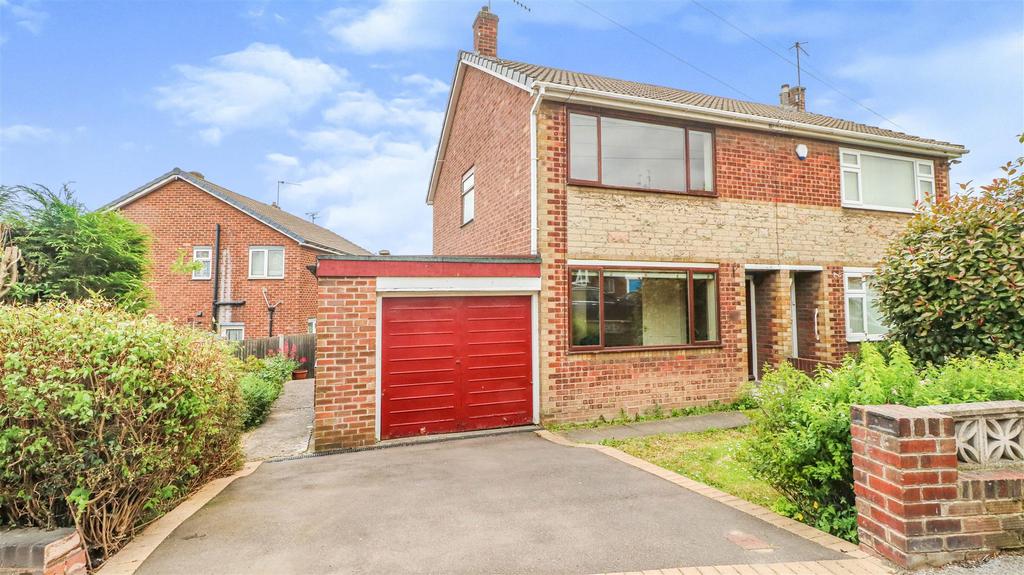 St. Andrews Walk, Brinsworth, Rotherham 3 bed semidetached house £