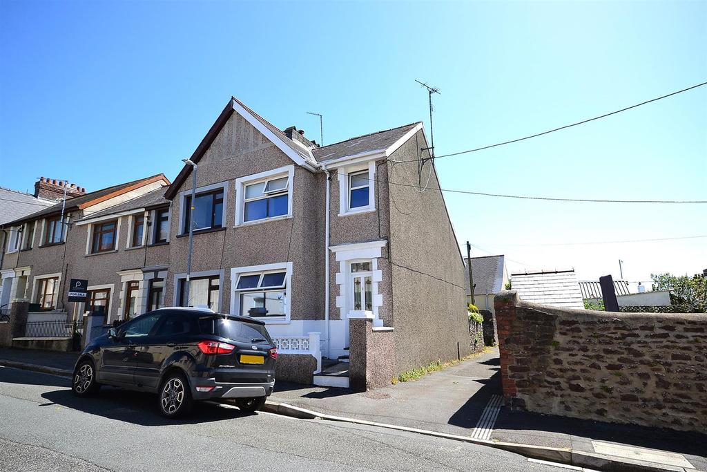 Trafalgar Road, Milford Haven 2 bed end of terrace house £125,000