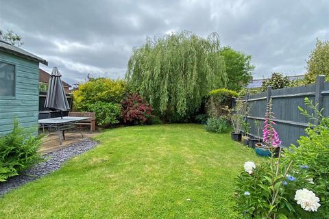 30 Alexander Road, Reigate, RH2 8EA