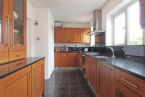 30 Alexander Road, Reigate, RH2 8EA