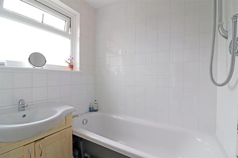 30 Alexander Road, Reigate, RH2 8EA