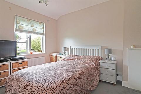 30 Alexander Road, Reigate, RH2 8EA