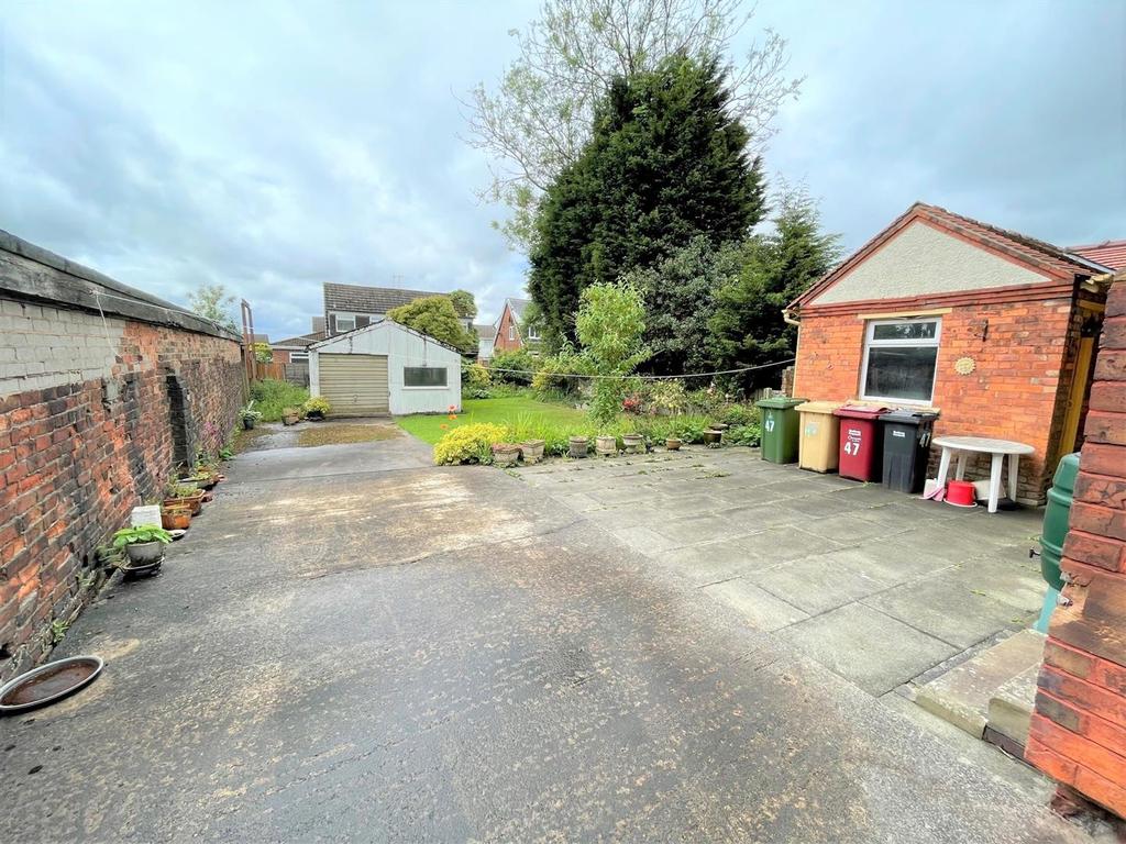 Hindley Road, Daisy Hill, Westhoughton 3 bed house £300,000