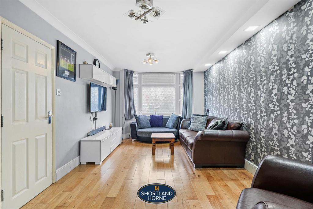 Erithway Road, Finham, Coventry 4 bed end of terrace house £325,000