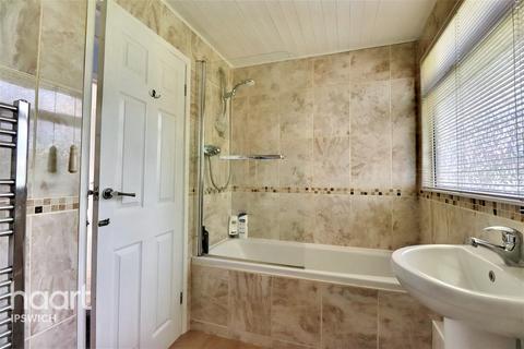16 Lower Byfield, Monks Eleigh, Ipswich, IP7 7JJ
