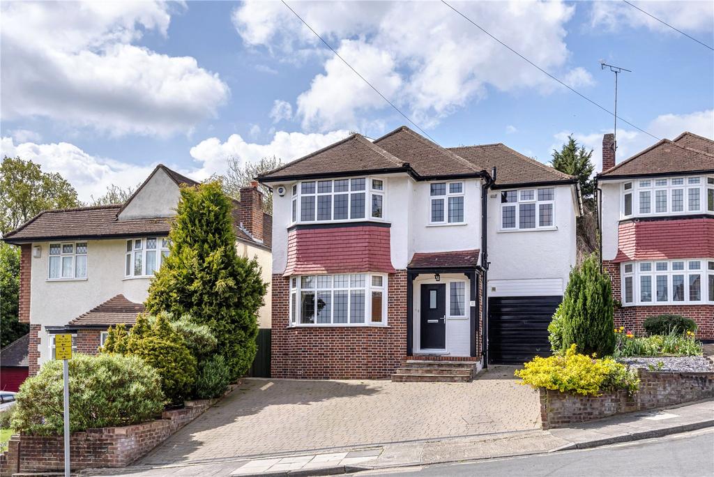 Hillview Crescent, Orpington, Kent, BR6 4 bed detached house £3,500