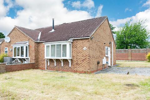 2 bedroom semi-detached bungalow for sale - Little End, Holme-on-spalding-Moor, York, North Yorkshire, YO43 4DS