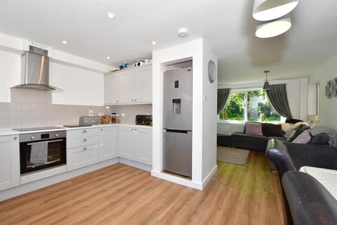 12 Churchside, Vigo, Gravesend, DA13 0SJ