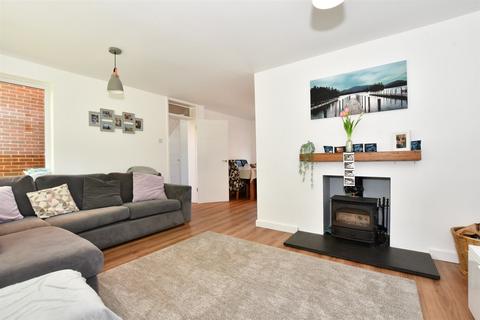 12 Churchside, Vigo, Gravesend, DA13 0SJ