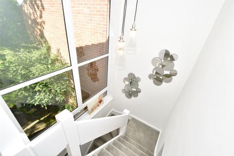 12 Churchside, Vigo, Gravesend, DA13 0SJ