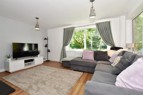 12 Churchside, Vigo, Gravesend, DA13 0SJ