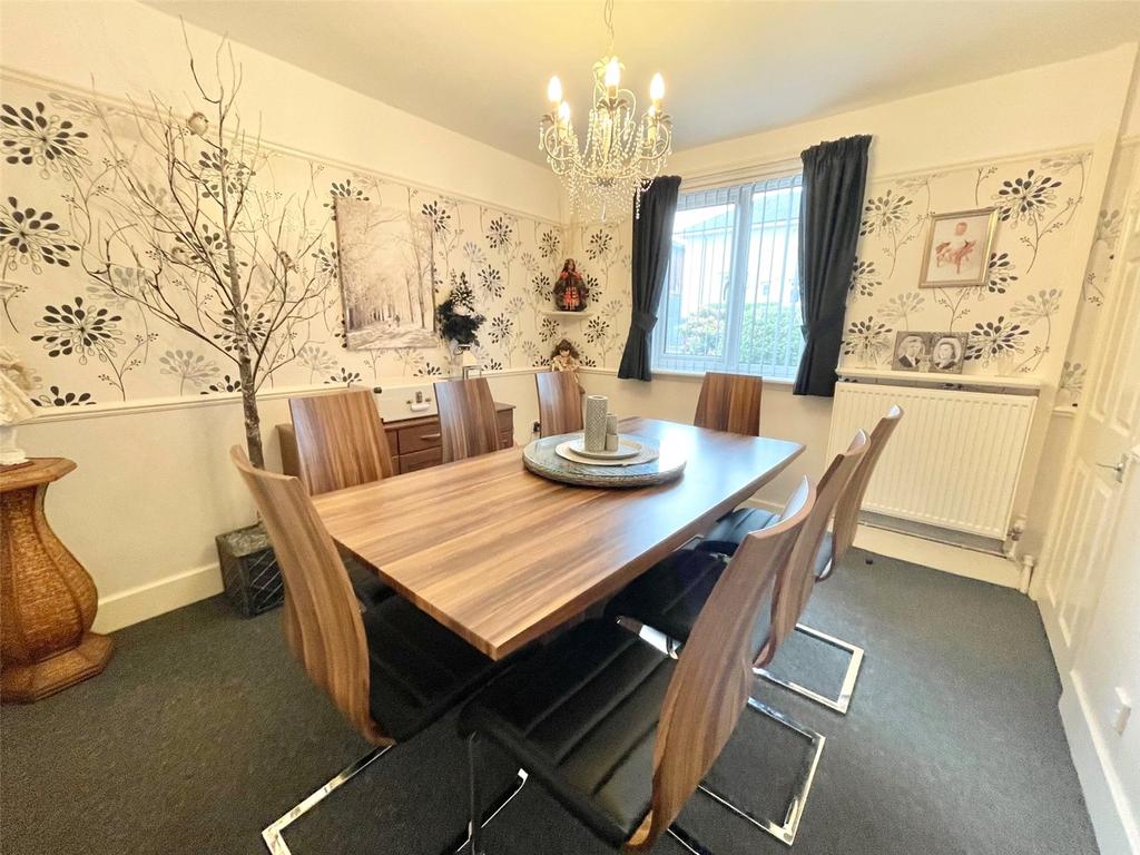 Erw Wen, Welshpool, Powys, SY21 3 bed semidetached house £230,000