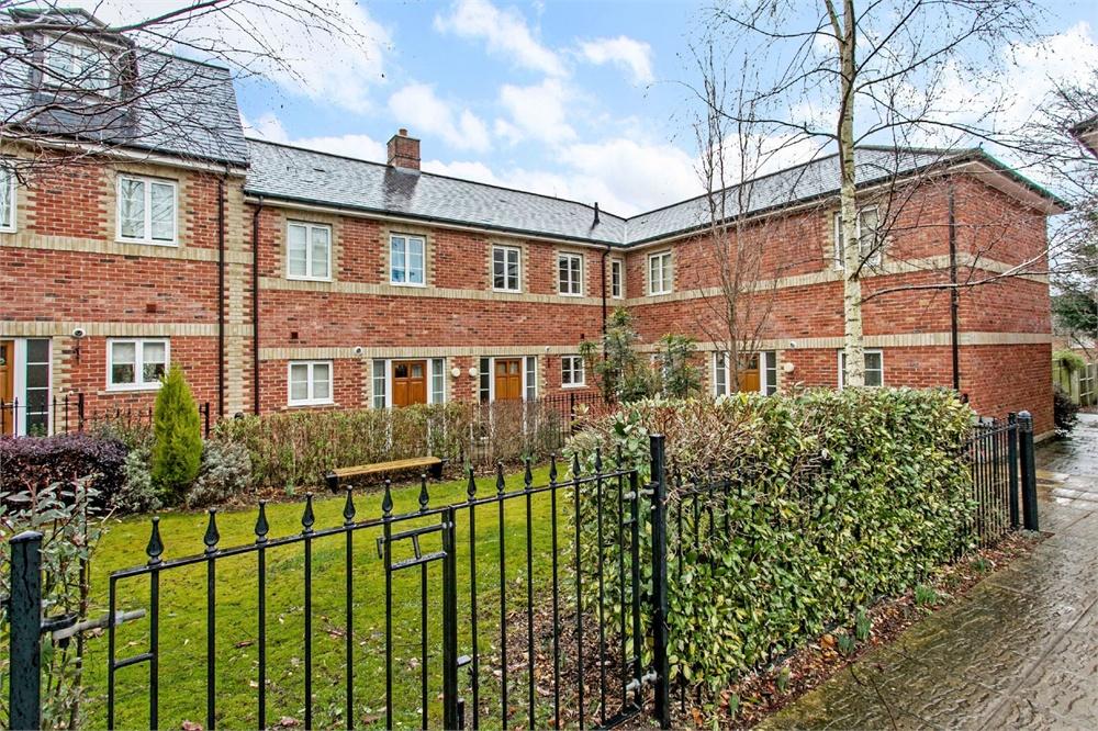 Bath Place, Winchester, Hampshire, SO22 1 bed apartment £1,050 pcm (£