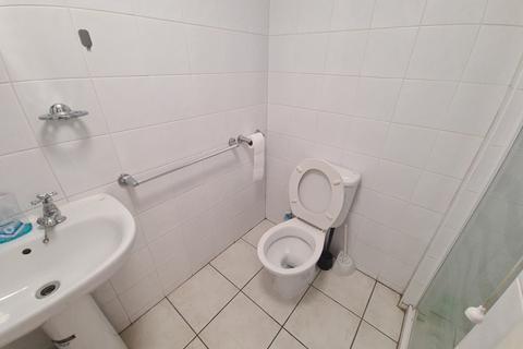 4 bedroom house to rent, Hyde Park Terrace, Leeds