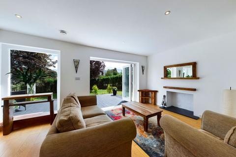 2 Brockhall Road, Flore, Northampton, NN7 4NG