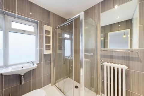2 Brockhall Road, Flore, Northampton, NN7 4NG