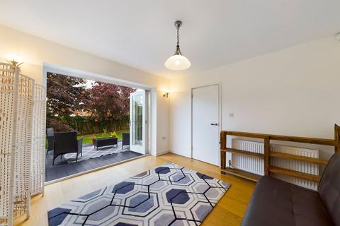 2 Brockhall Road, Flore, Northampton, NN7 4NG