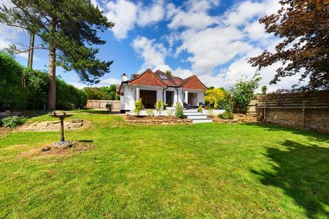 2 Brockhall Road, Flore, Northampton, NN7 4NG