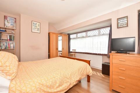 80 Hampton Road, Chingford, London, E4 8NR