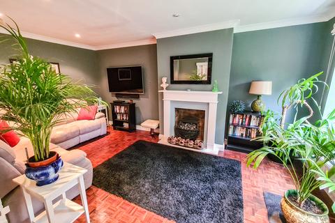 3 bedroom detached house for sale - Church Street, Staines-upon-Thames