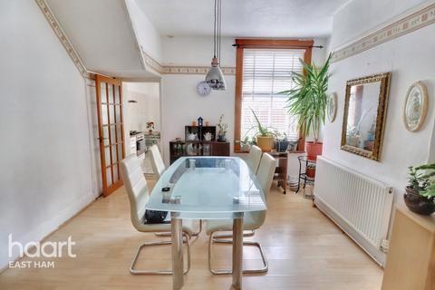 39 Hollington Road, London, E6 3QN