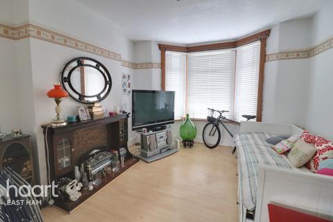 39 Hollington Road, London, E6 3QN