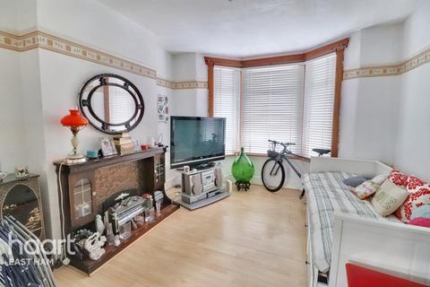39 Hollington Road, London, E6 3QN