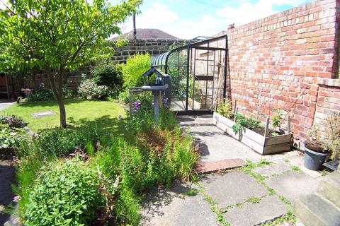 8 Chapel Fold, Leeds, LS6 3RG