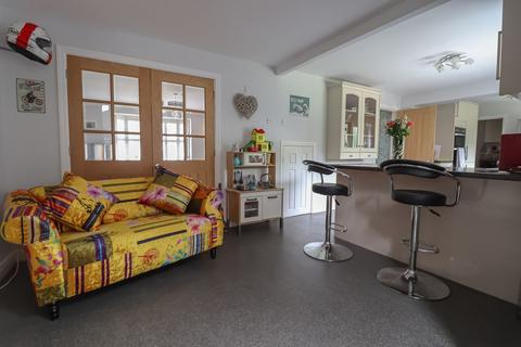 33 Cunningham Drive, Lutterworth, LE17 4YR