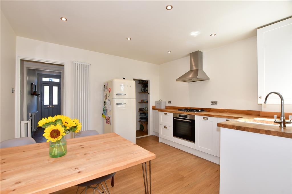 Mill Street, East Malling, West Malling, Kent 2 bed terraced house for