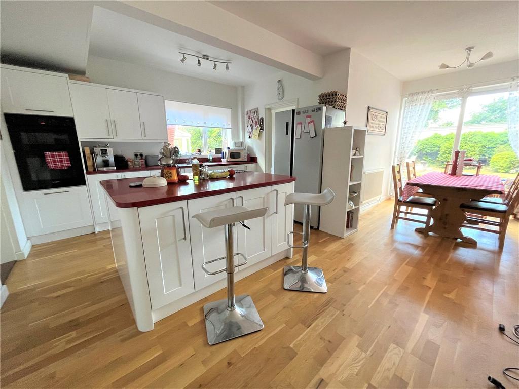 Jellicoe Avenue, Alverstoke, Gosport... 3 bed semidetached house £