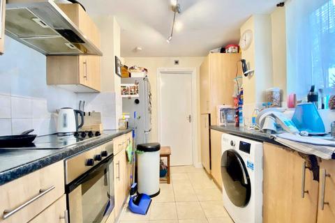 2 bedroom flat to rent, Oakleigh Road North, Whetstone, London N20