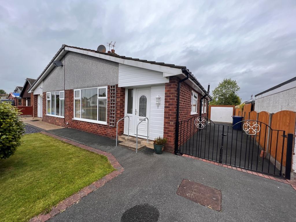 Barn Hey, Longton, Preston, PR4 2 bed semidetached bungalow £225,000