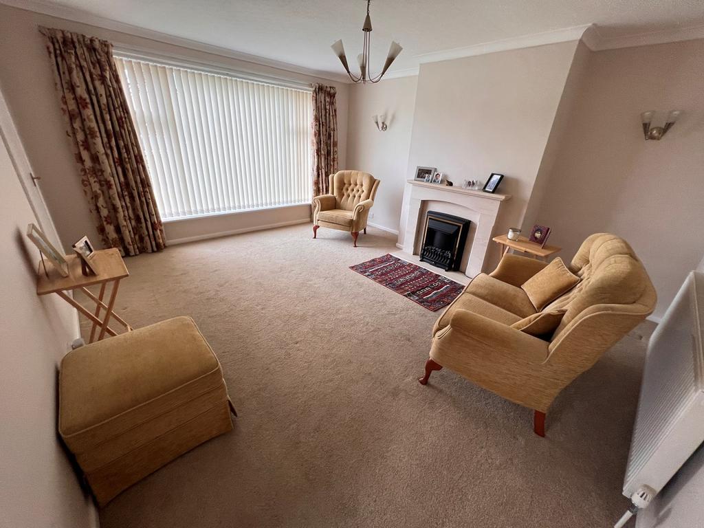 Barn Hey, Longton, Preston, PR4 2 bed semidetached bungalow £225,000