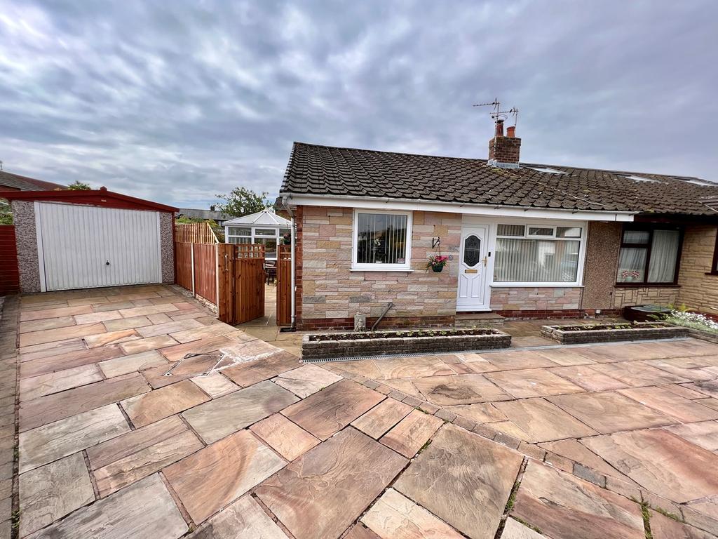 Osbert Croft, Longton, Preston, PR4 2 bed semidetached bungalow £245,000