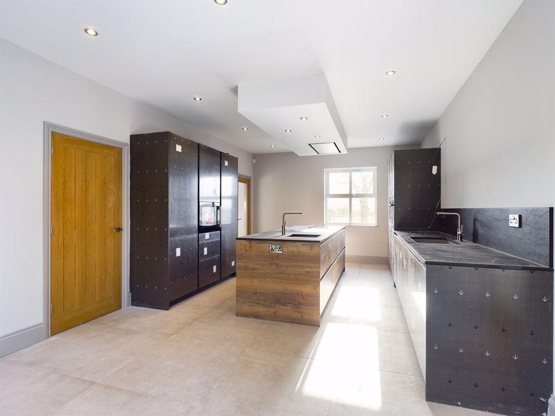 Kitchen / Dining...