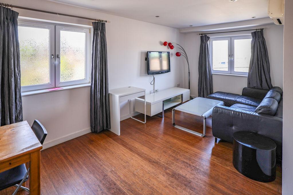Apartment in Bristol - More