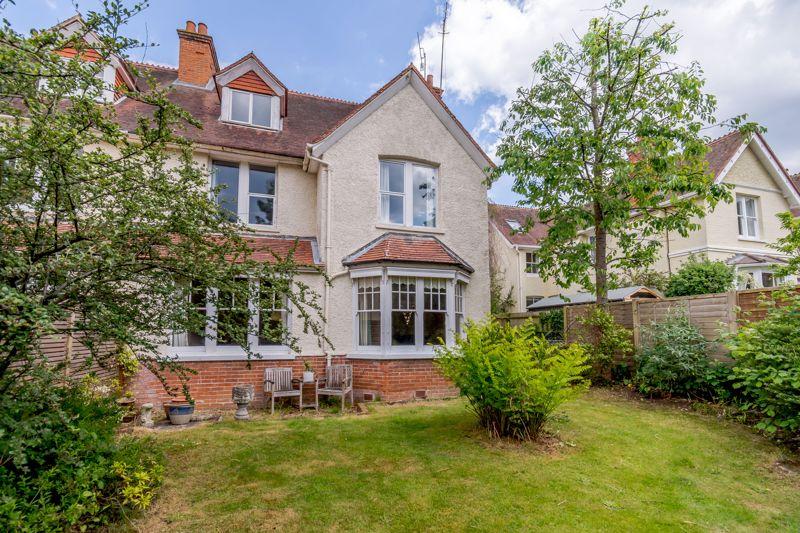 Willow Walk, Shere 3 bed apartment for sale £465,000