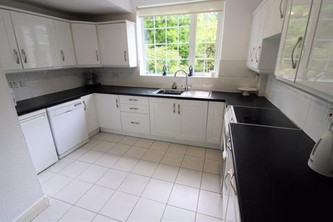 12 Monks Road, Banstead, SM7 2EP