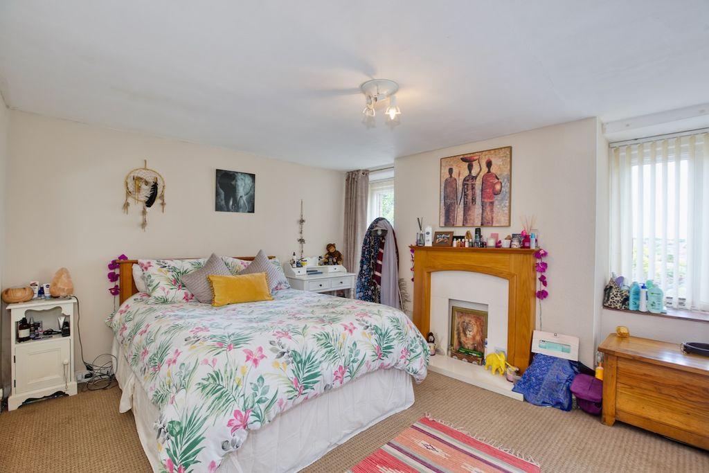 Flat 2 Bedroom 1