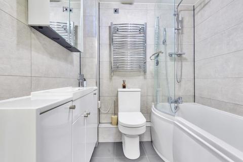 16, Avenue Heights Basingstoke Road, Reading, RG2 0EP