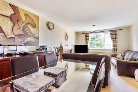 16, Avenue Heights Basingstoke Road, Reading, RG2 0EP