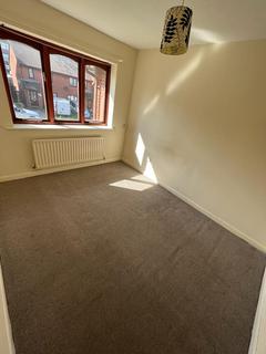 3 bedroom semi-detached house to rent - Sage Close, Stoke-on-Trent ST1